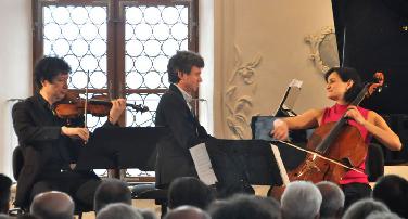 Benefizkonzert von R. Gromes, J. Riem und D. Dodds in ND